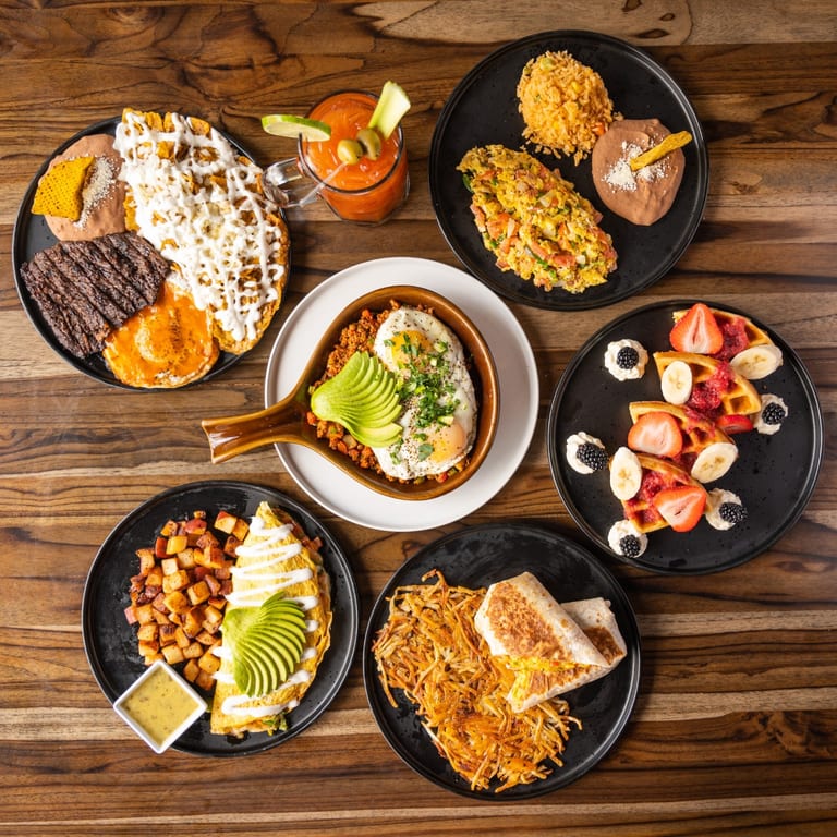 Bold Mexican Plates. Crafted Cocktails.